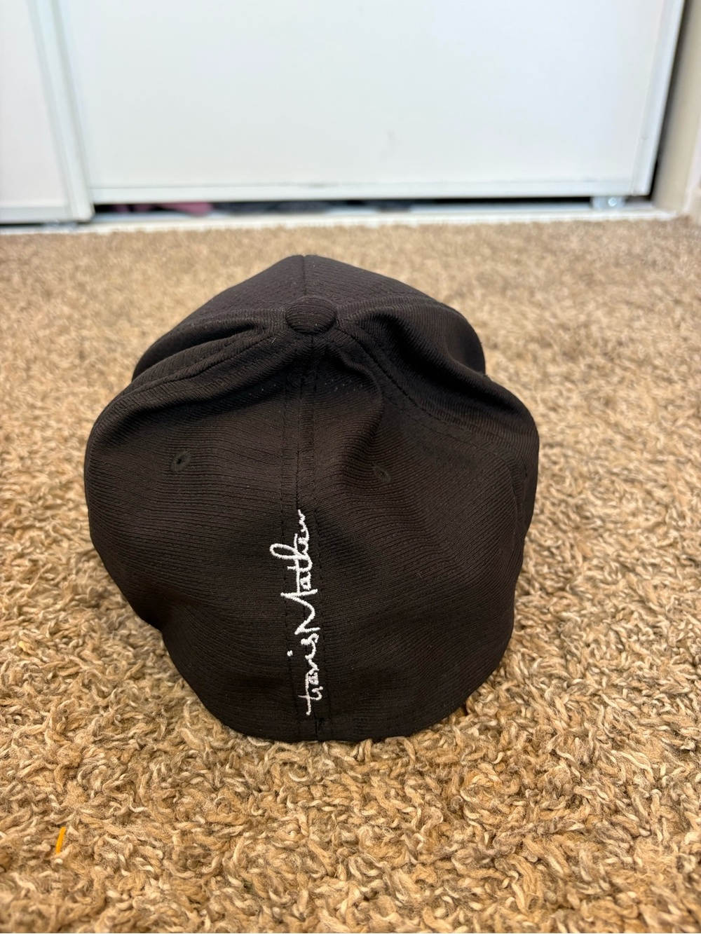 Travis Mathew Hat Cap Fitted Mens Medium Black Flexfit Golf Logo Stretch L/XL - Picture 4 of 7